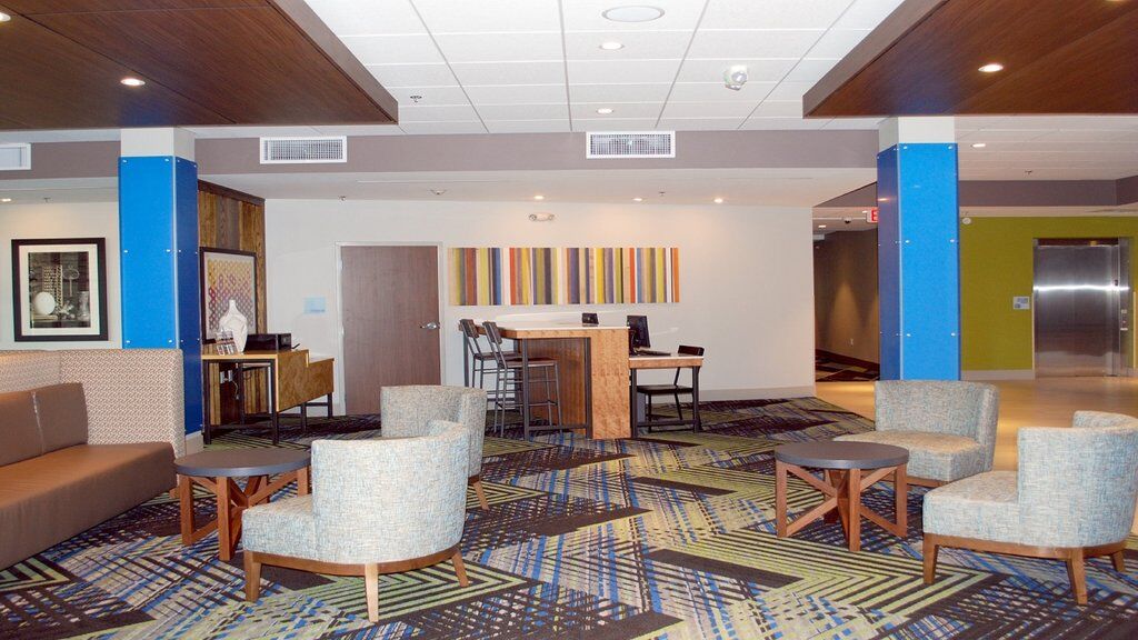 Holiday Inn Express & Suites White Hall By Ihg Exterior photo